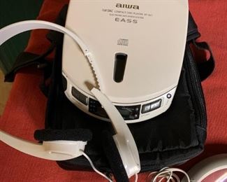 Aiwa Compact Disk Player #XP-521 with HP-A272W Headphones!