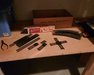 Lionel train tracks
