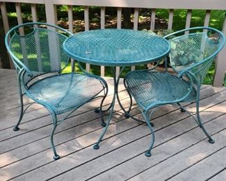 Green patio set $150