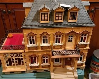 Playmobil 5300 Victorian Dollhouse $110