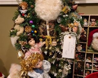 Lynibelle Santas collection by Lyn Summers. Old world Santa $295
