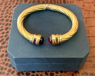 Item 84: 18K Clutch bracelet with cabochons (marked Sidra), Italy: $1495