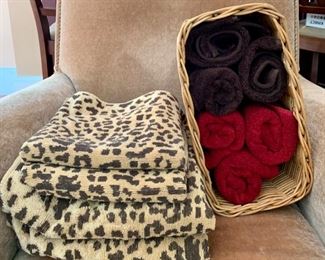 Lot of assorted towels: $8