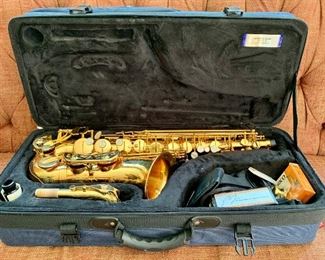Item 115: Buffet Crampon A Paris Alto Sax with case: $195