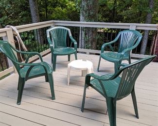 Hmm, plastic deck furniture, well, ya nevah know when THOSE neighbors might drop by for an afternoon toddy. 