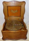 130 - Regina Oak Music Box with 22 discs.