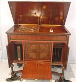 783 - Brunswick, Console 1924 Phonograph with radio, plays 78 discs and Edison diamond discs, RCA radio chassis--all tubes present, runs on batteries