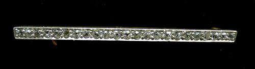 366 - White Gold and Diamond Bar Pin.