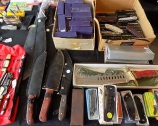 BOWIE KNIVES, MACHETES AND FOLDING KNIVES