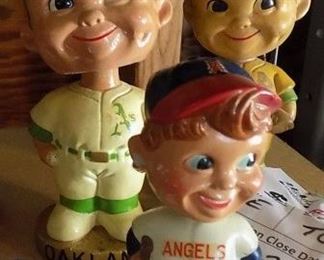 VINTAGE BASEBALL BOBBLEHEADS