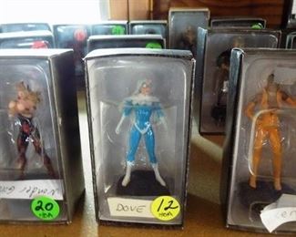 DIE CAST METAL SUPERHERO FIGURINES IN BOX