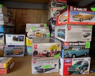 VINTAGE CAR MODEL KITS