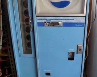 WORKING 1960'S VENDO-MATIC PEPSI MACHINE
