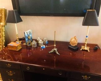 Fine decorative accessories