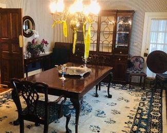 Beautiful ball and claw foot George the third style dining table with two large leaves great for conference table