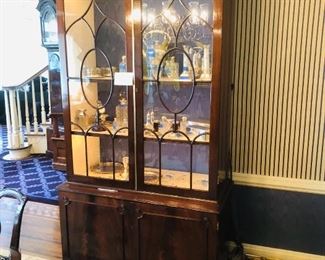 Quality Mahogany China cabinet