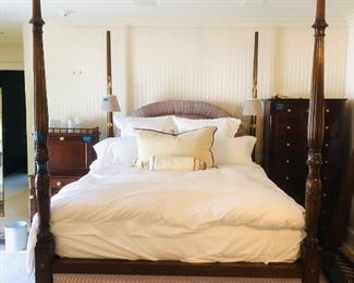 Beautiful carved Mahogany bad