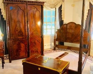 Beautiful antique brass accented English/Scottish chest/trunk with drawers and storage space