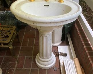 Antique pedestal sink
