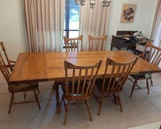 Maple Trestle Table Dinning Set with 6 Chairs and (2) 15" Leaves - 1 is Missing Arm