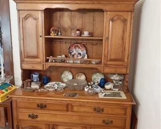 Cushman Colonial China Hutch - Contents Not Included