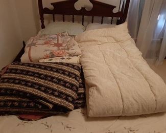 Bed Spread, Comforter and Blanket