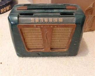 Vintage Sentinel AM Radio - Plugged in, did not make noise