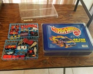 Hot Wheels carry case with cars