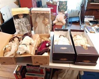 6 Dolls in Boxes