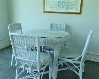White Wicker table/4 chairs with glass top