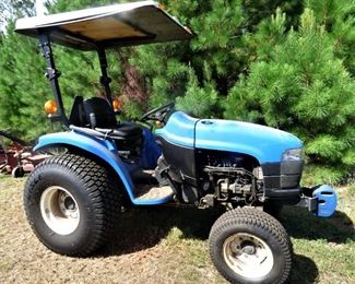 Ford New Holland 1530 Tractor (Runs, but needs work)  Bids will be accepted.  Come back tomorrow for starting bid amount.  