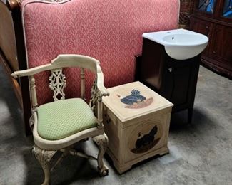 Gentleman's Chair w/ball & Claw Feet