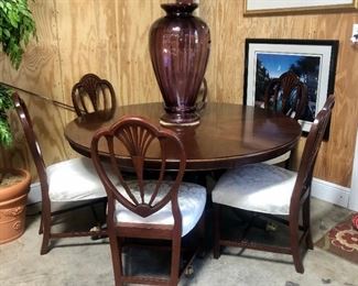 Council Dining Room w/8 Chairs/Leaves