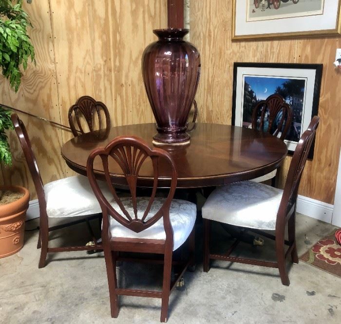 Council Dining Room w/8 Chairs/Leaves