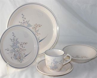NorItake “Kilkee“ 5 Piece Place Setting for 8: Dinner Plates, Salad Plates, Dessert Bowls, Cups and Saucers with 2 extra Cups and Saucers