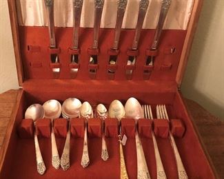 Rogers Bros/International "Precious" Silver Plate 4 piece Place setting, Service for 6: Dinner Knife, Grille Forks, Teaspoons and Round Soup Spoons, 2 Table Serving Spoons