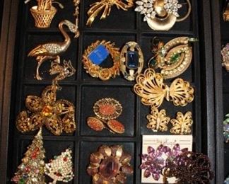 BROOCHES, EARRING SETS