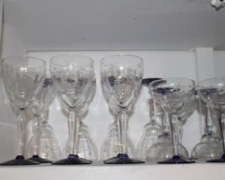 STEMWARE W/BLUE BASE
