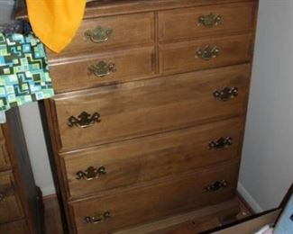 CHEST OF DRAWERS