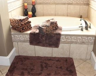 Field Crest 100% Cotton 2-Tone Brown Towel Set: 4 Bath, 4 Hand and 2 Wash Cloths . Brown 100% Cotton Bath Mats, Filigree Candle Stands (10” & 14”H) with Candles