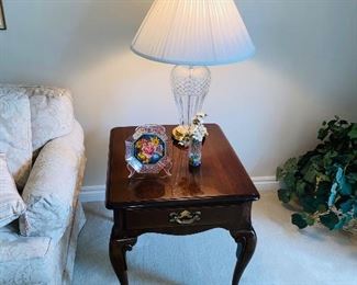 $75 WOODEN SIDE TABLE WITH DRAWER
22”L x 26”D x 23.75”H