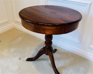 $150 ANTIQUE BERC ROUND TABLE (HAND-CRAFTED)
24” DIA x 27.5”H