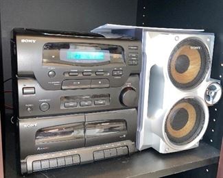 $60 SONY MHC-G100 MINI 
HI-FI COMPONENT SYSTEM / 3 CD CHANGER
CDS / CASSETTE TAPES