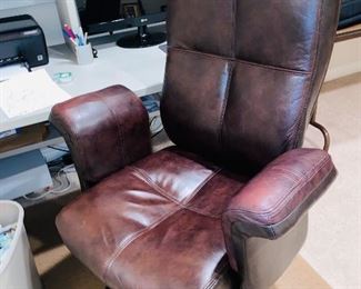 $35 SHARPER IMAGE BROWN OFFICE CHAIR WITH ARMRESTS 
FAUX LEATHER