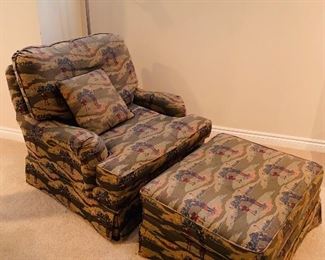 $120 UPHOLSTERED GOLF CHAIR WITH OTTOMAN
CHAIR MEASURES
38”L x 37”D x 35”H
OTTOMAN MEASURES
32”L x 27”W x 15”H
