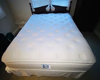 $300 QUEEN SEALY POSTURE POSTURE-x MACYS BED ULTRA PLUSH EURO PILLOW TOP MATTRESS AND BOXSPRING 
(LIKE NEW FROM GUEST BEDROOM)