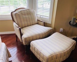 $175 ETHAN ALLEN CREME / GRAY BERGERE CHAIR WITH OTTOMAN