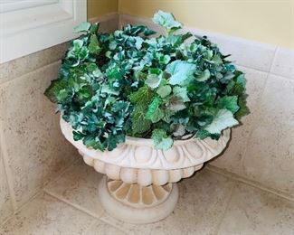 FAUX PLANT WITH PLANTER