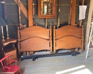 Gorgeous vintage pair solid wood twin beds (head board, footboard, rails and slats)