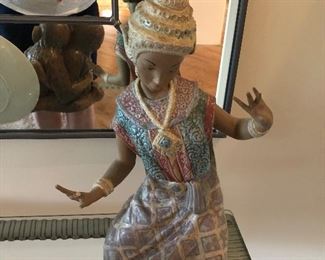 Lladro Gres Bali Female, broken fingers 
